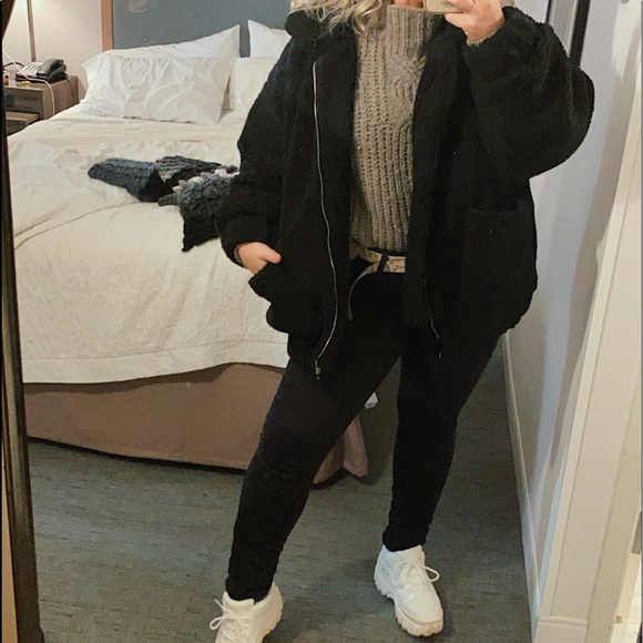 Meet your Posher, Kelsey - Picture 3 of 4